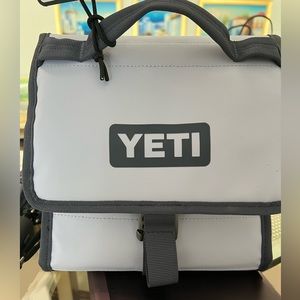 NEW Yeti Lunchbox